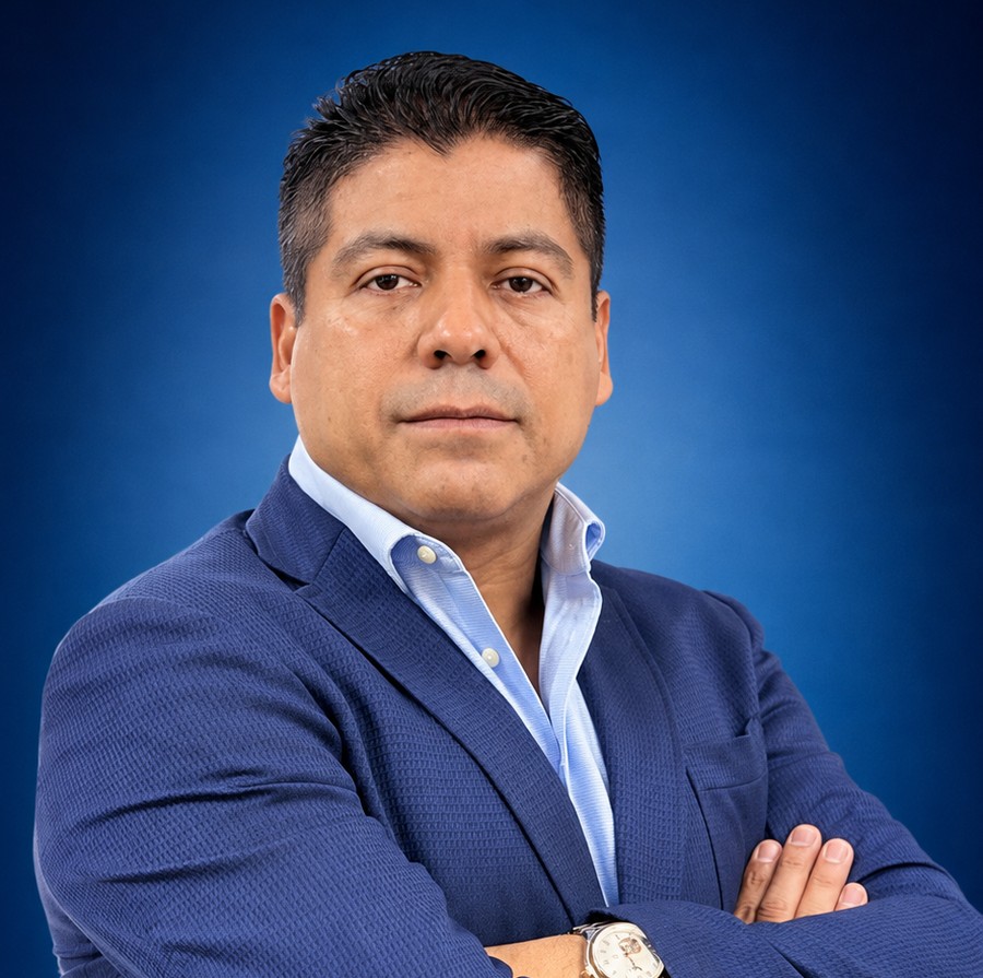 L.C. y P.C.F. Víctor Hugo Virrueta Vázquez